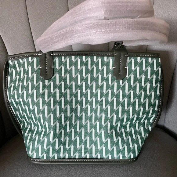 Designer like Green and White Tote Bag ! - Picture 2 of 3